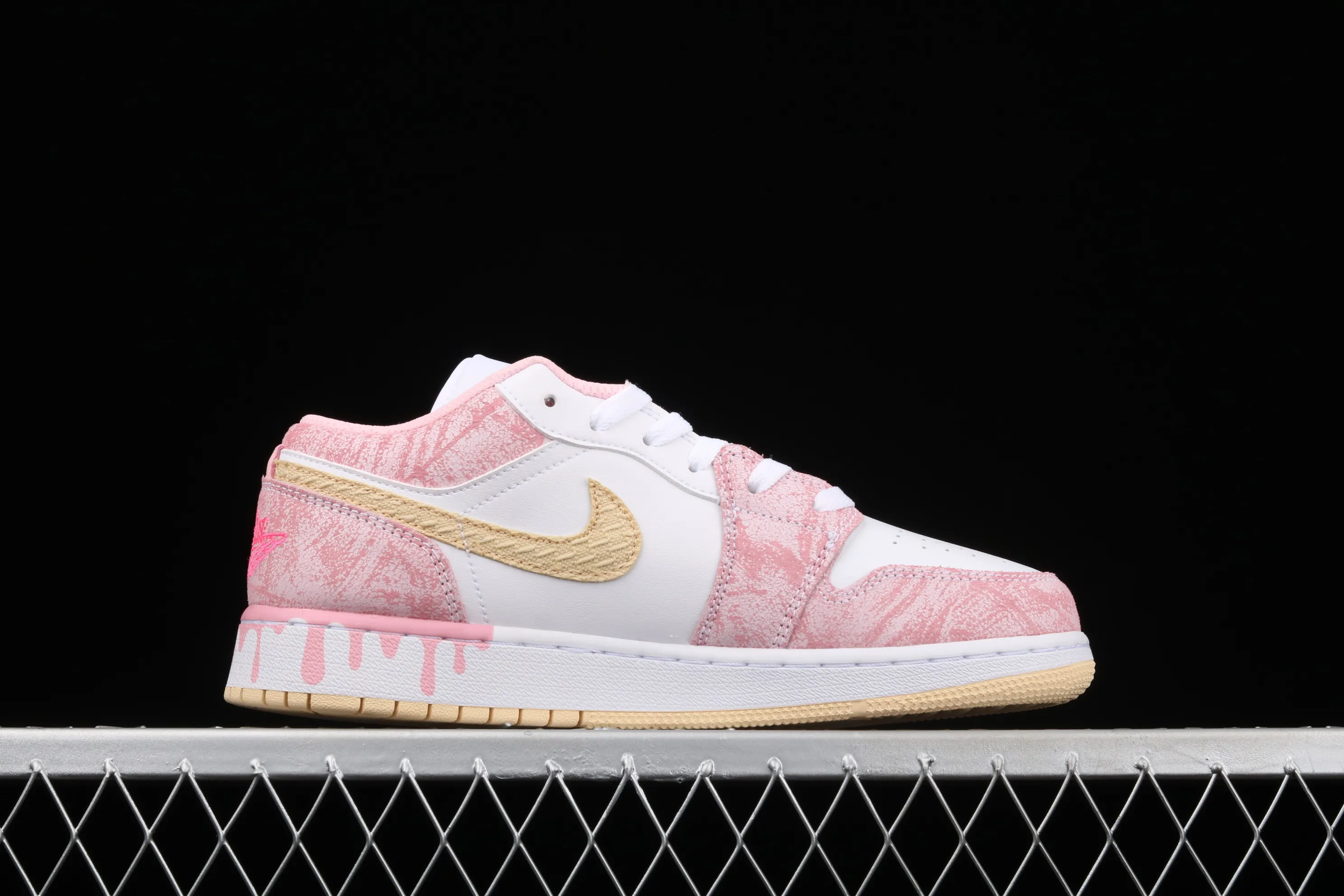 All categories Air Jordan Jordan series basketball shoes Air Jordan 1 Low Different versions Air Jordan 1 Low GS AJ1 Joe 1 low-top ice cream Low-top basketball shoes CW7104-601